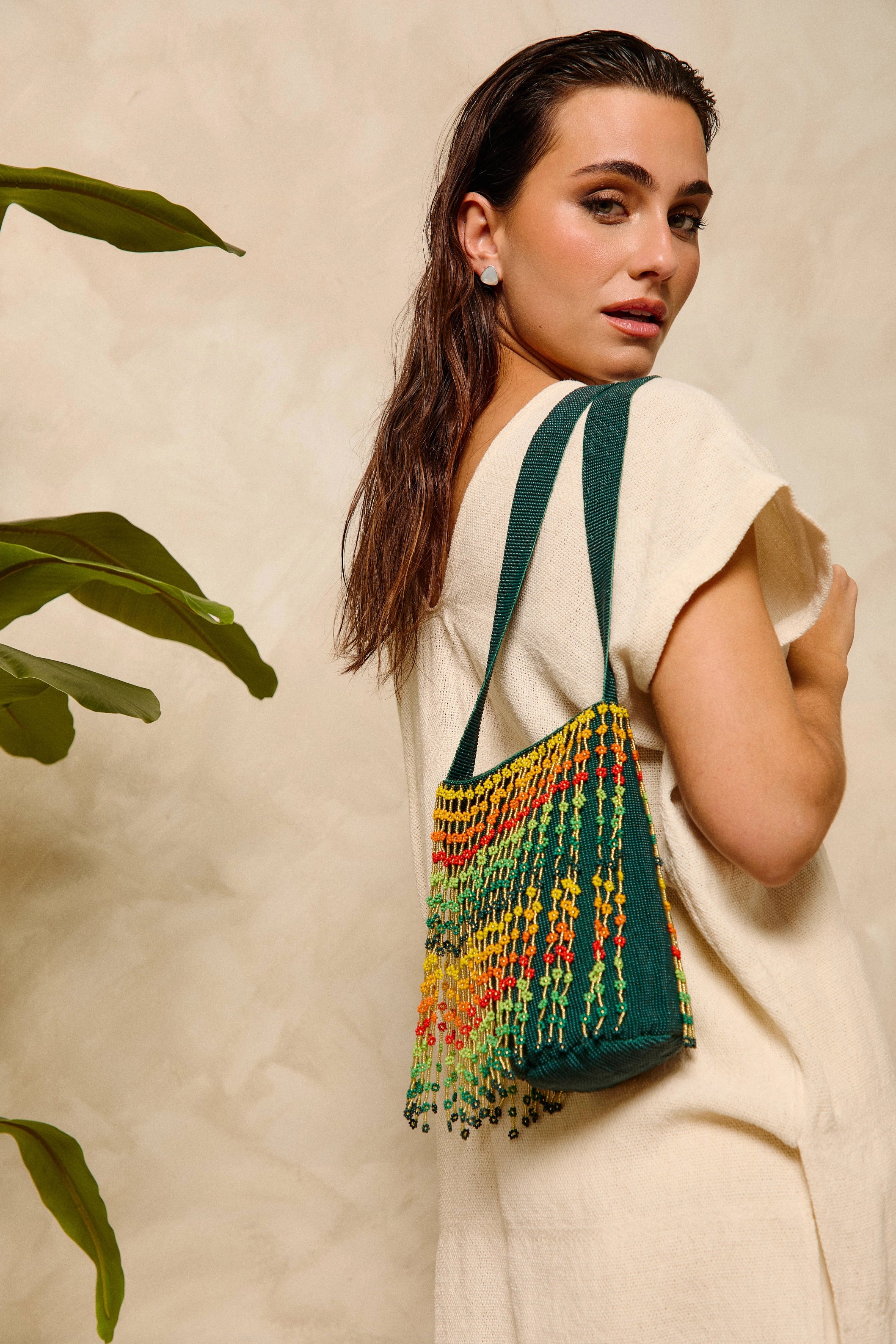 Mochila Betsá con Flecos Floreada