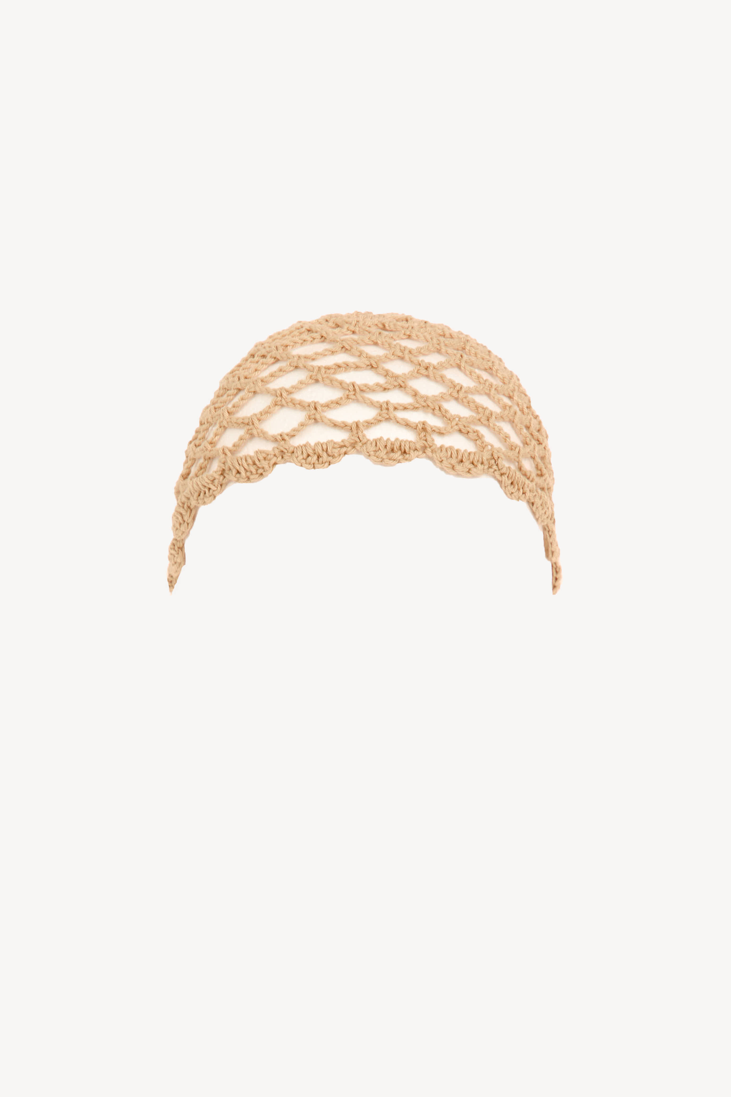 Beige cotton crochet cap with net pattern, handmade in Ecuador.