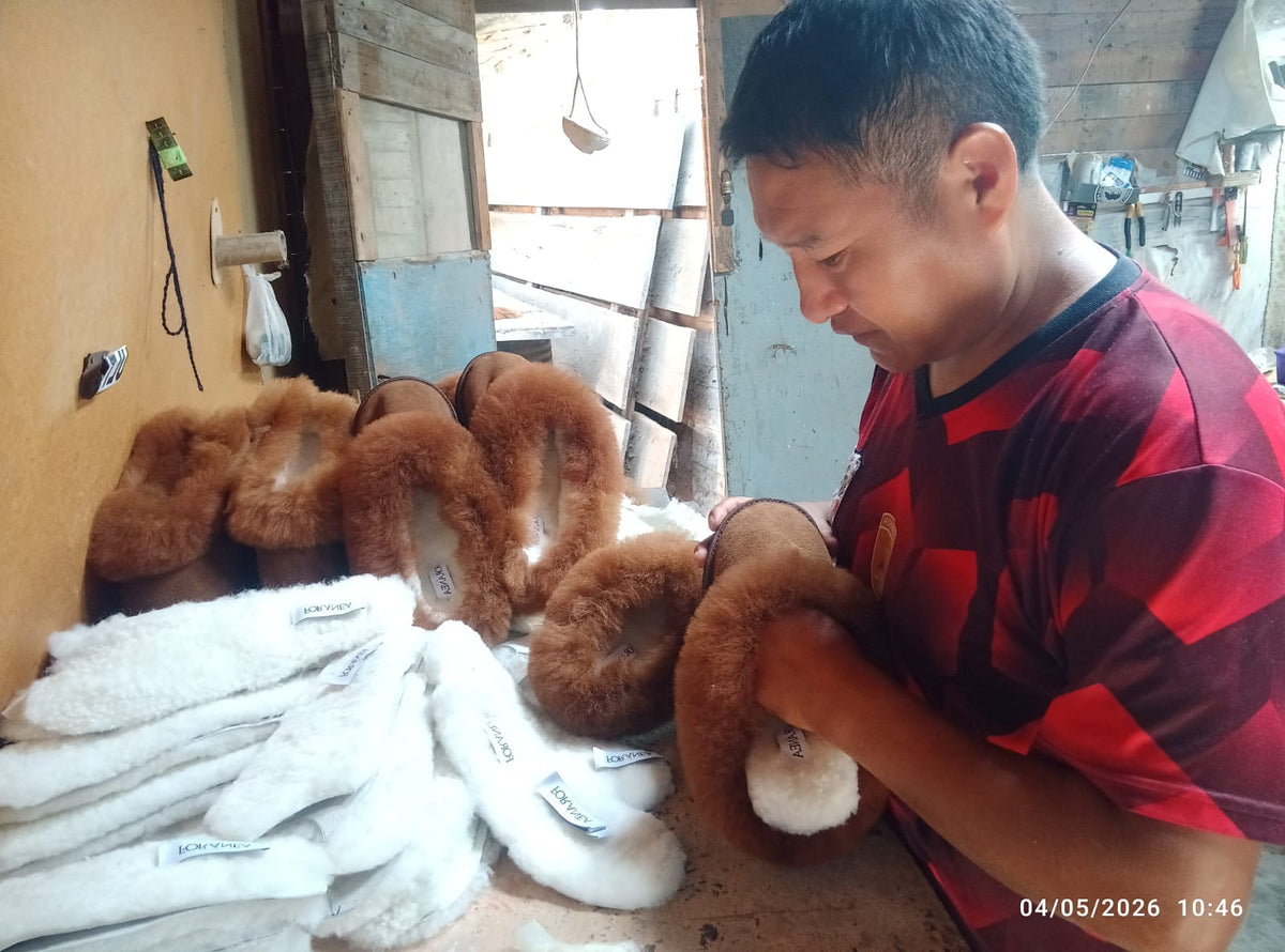 Samay Alpaca Slippers