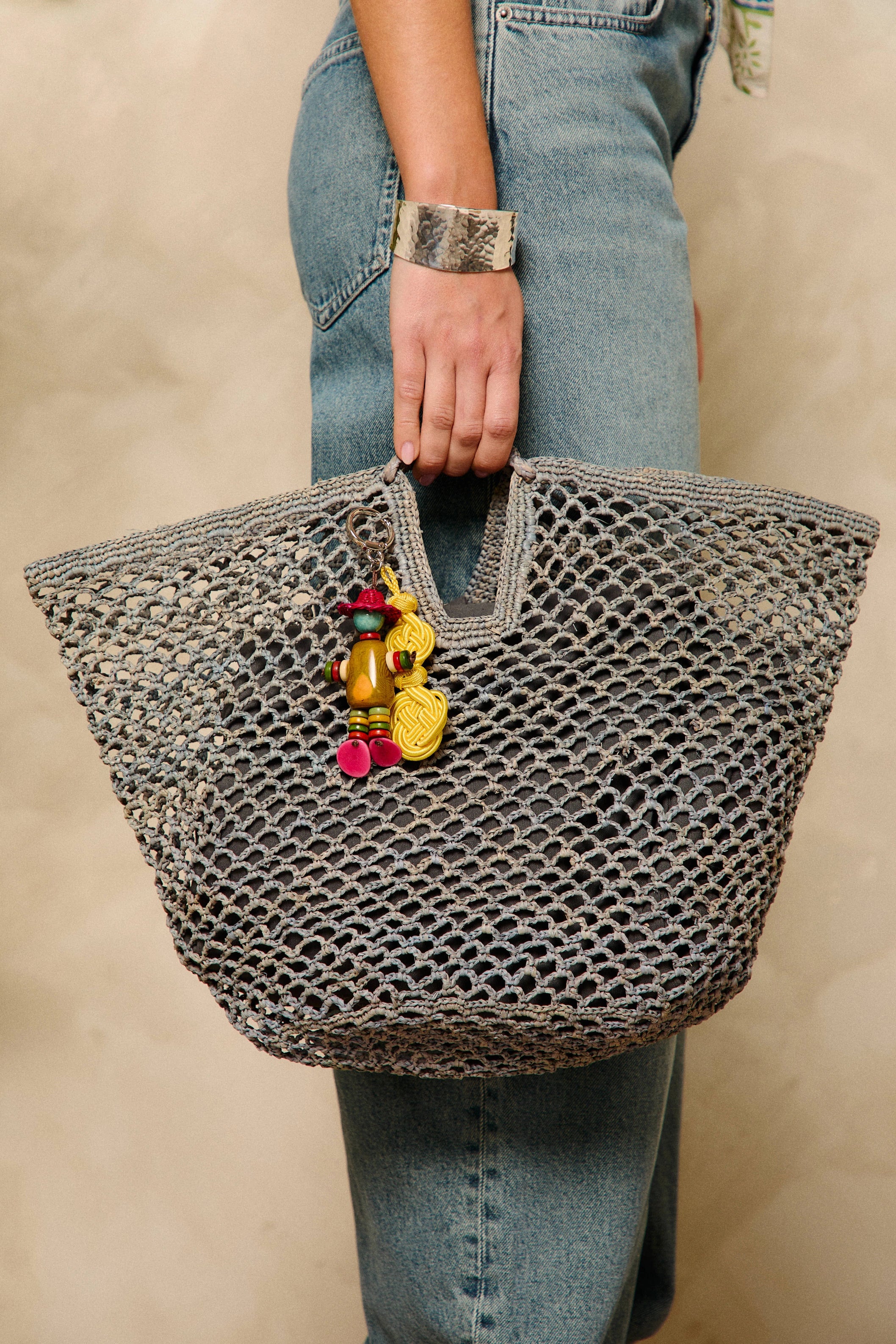 Bolso de mano Mora Raffia