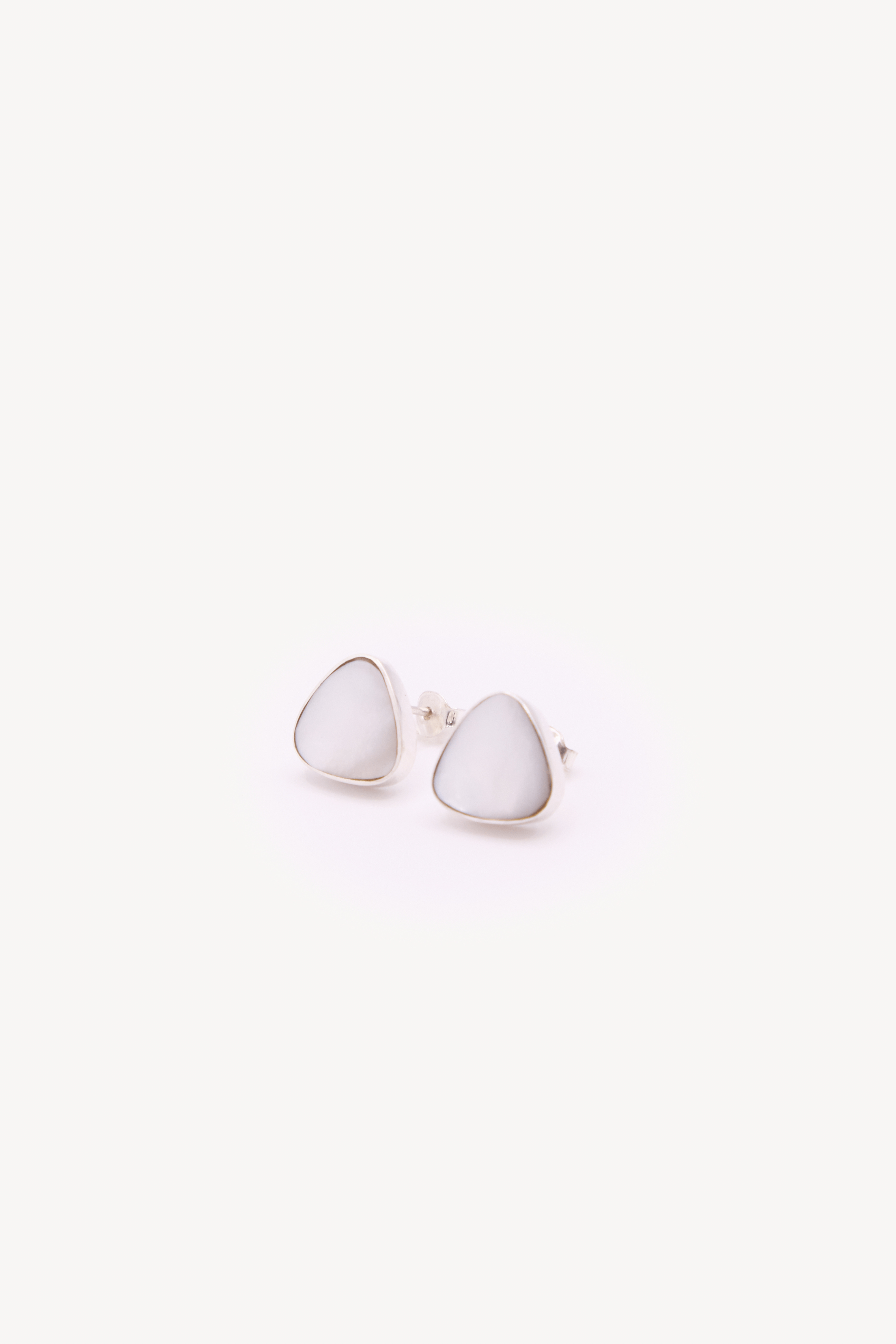 Mayu Mother of Pearl Earrings - FORÁNEA